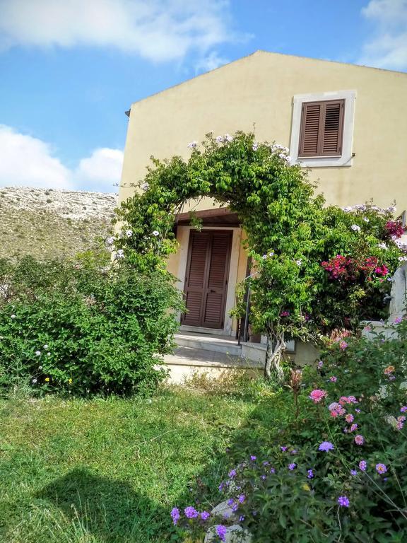 Vila Agriturismo Timpa Del Sole Noto Exteriér fotografie